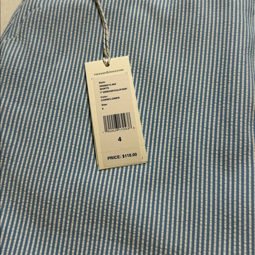 Vineyard Vines Seersucker Scalloped Performance Skort 17” - Picture 4 of 11